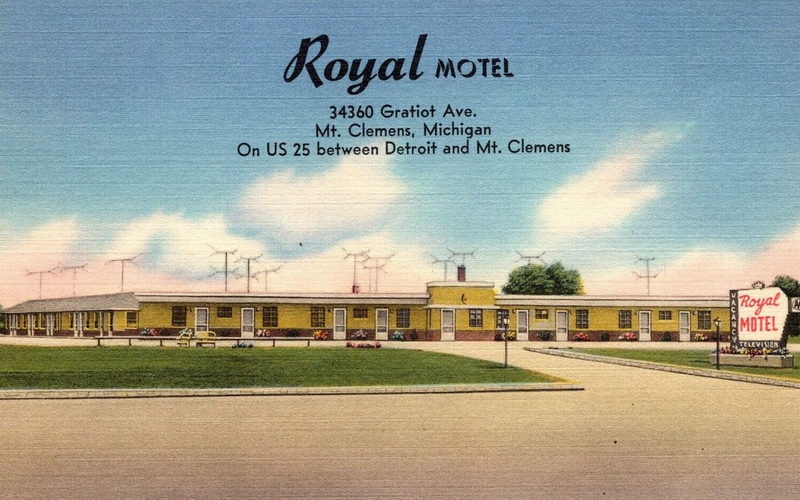 Royal Motel - Vintage Postcard